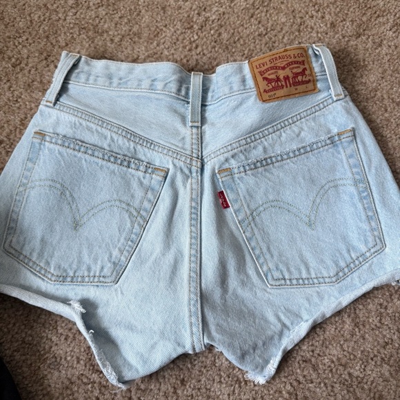 Levi's 501 Original short slim fit denim shorts in light wash blue - Picture 4 of 5